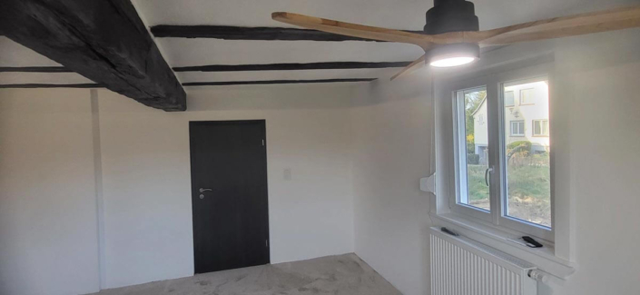 Remplacement de fenêtres, porte d'entrée, portes intérieures et volets roulants