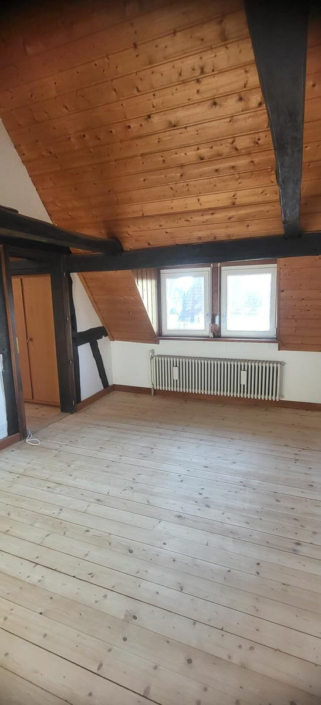 Remplacement de fenêtres, porte d'entrée, portes intérieures et volets roulants