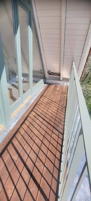 Pose d'un liner et d'une terrasse en thermofrêne