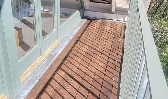 Pose d'un liner et d'une terrasse en thermofrêne